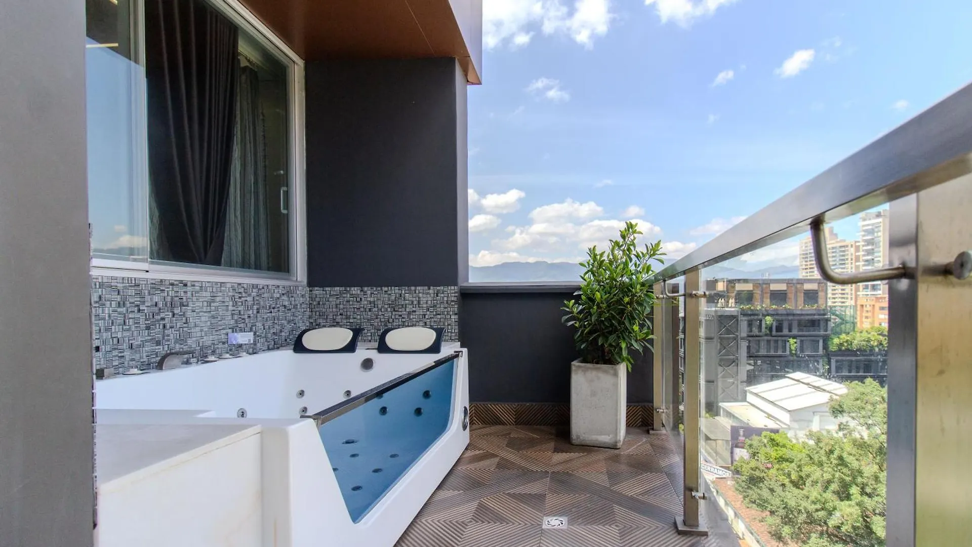 מדיין Haven A Design Hotel