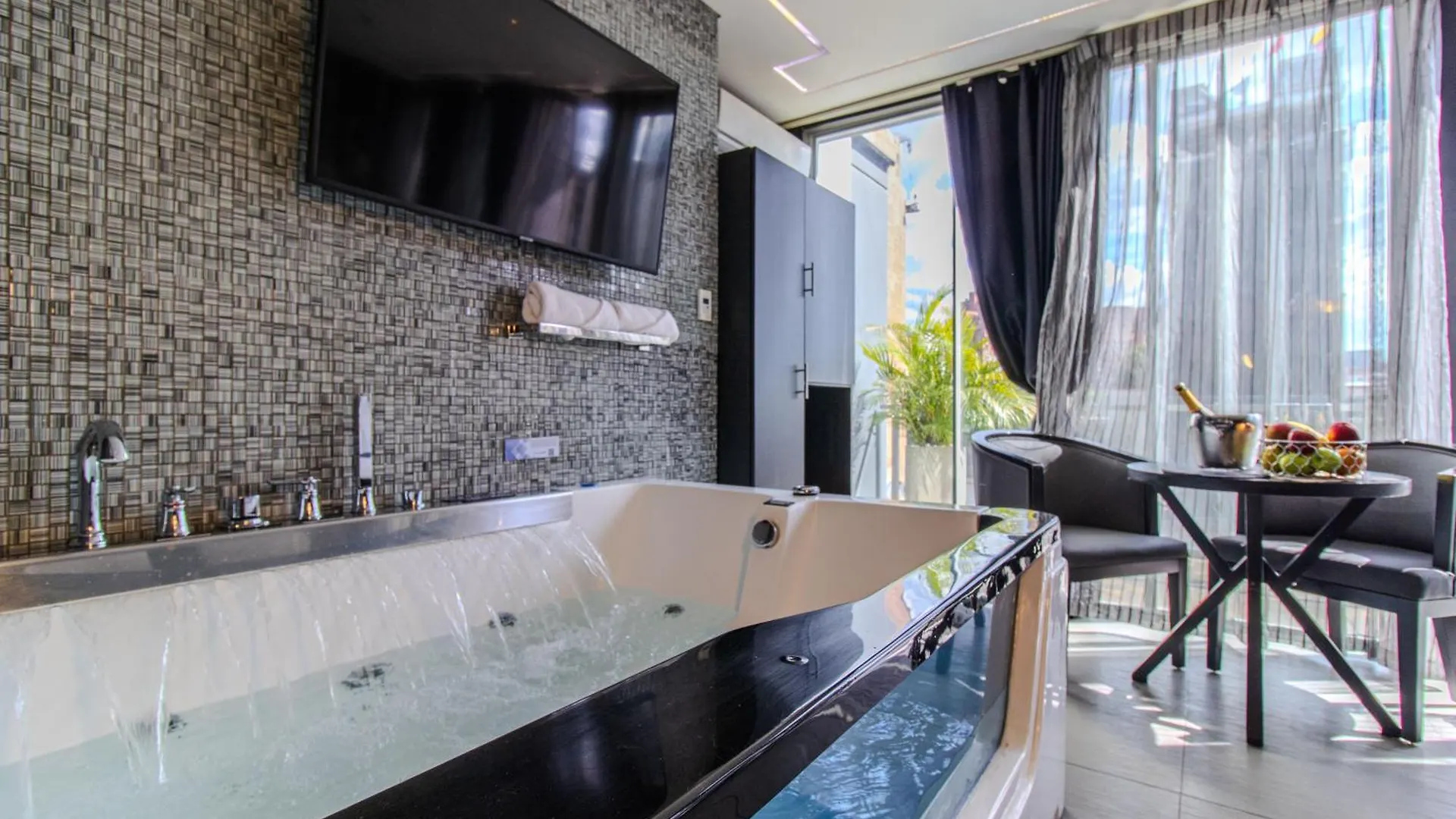 מדיין Haven A Design Hotel