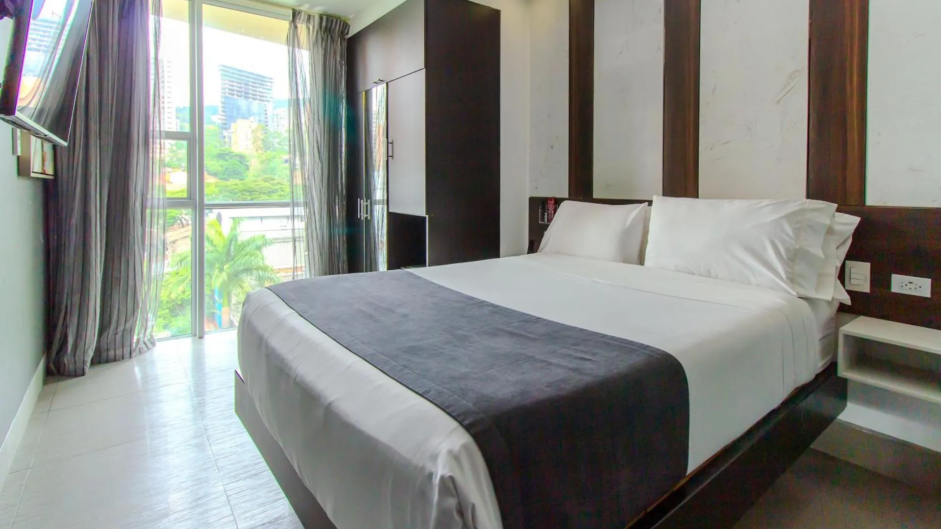 Haven A Design Hotel Medellín 4*,
